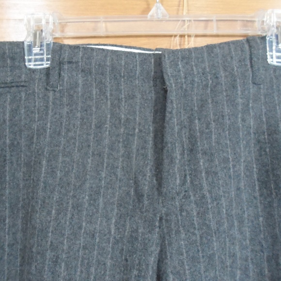 Gap Gray/White Pin Stripe Drawstring Capri Pants - Picture 3 of 8